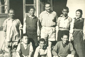 	M. Hruska Trekking Sherpa/Sherpani team. Team composed of 6 sherpas and 2 sherpanis (Dikki & Dachu)