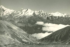 View eastwards of Pandim 6708m, Jubonu 5952m and Narsing 5825m